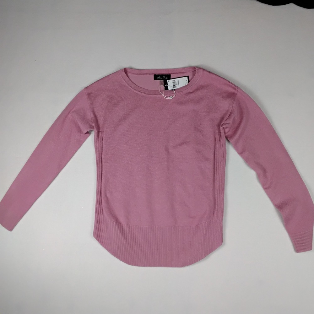 Woman's pink fine-knit sweater